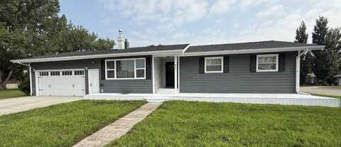 417 7th Ave NE, Rolla, ND 58367