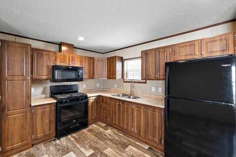 2602 Thornbury Lane, Almont, MI 48003