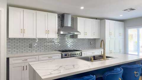 23777 Mulholland Hwy Sp 9, Calabasas, CA 91302