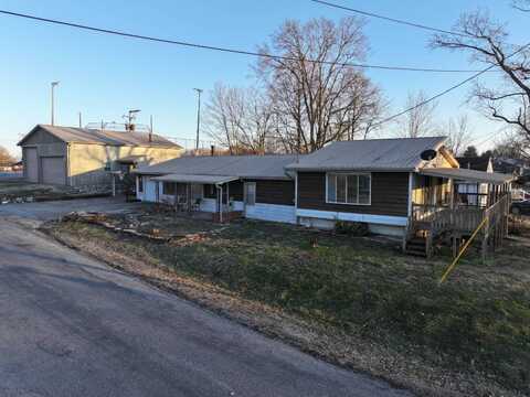 705 Bishop Street, Grayville, IL 62844