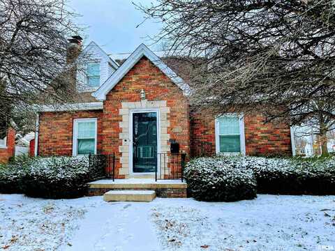 2501 W SHERMAN Avenue, Peoria, IL 61604