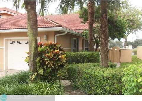 4105 Carriage Dr, Pompano Beach, FL 33069