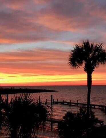 515 W Sawyer St, St. George Island, FL 32328