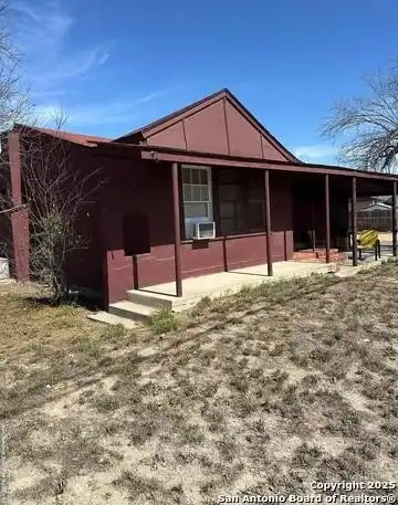 807 Pena, Carrizo Springs, TX 78834