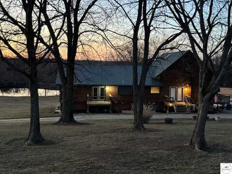 43 NW 901, Clinton, MO 64735