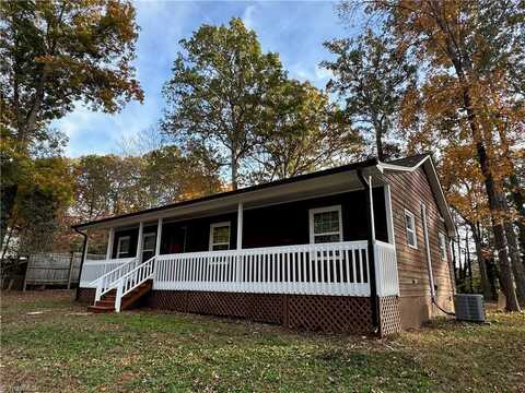 7911 Pumpkin Ridge Road, Kernersville, NC 27284