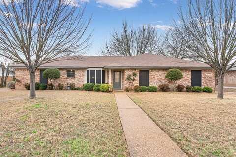 341 Cedarwood Lane, Hewitt, TX 76643