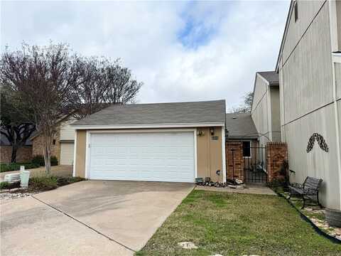 4504 Village Oak Drive, Waco, TX 76710