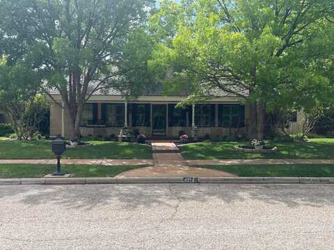 4214 ROXTON Drive, Amarillo, TX 79109