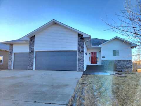 918 NE 29th Avenue, Aberdeen, SD 57401