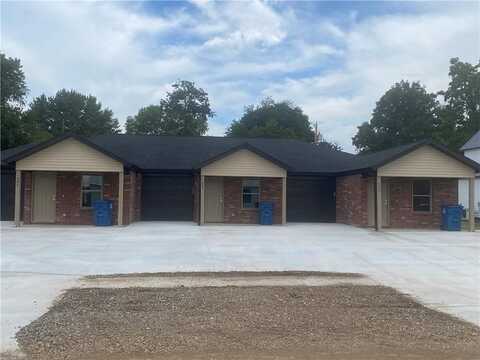 307 S Rust AVE, Gentry, AR 72734