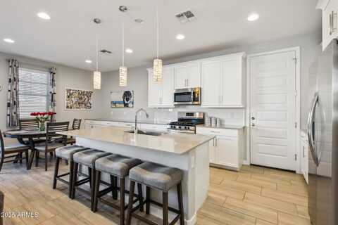 9923 E TEXAS Avenue, Mesa, AZ 85212