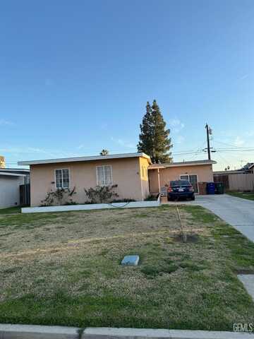 609 Patricia Avenue, Bakersfield, CA 93304