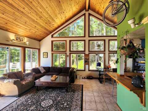 40401 Little River-Airport Road, Little River, CA 95456