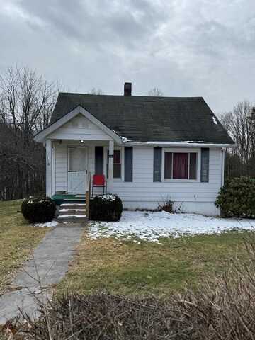 141 Hylton Loop Road, COAL CITY, WV 25823