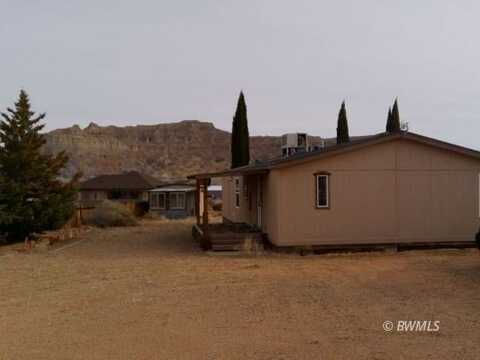 1265 S Patrick Henry Ct, Big Water, UT 84741