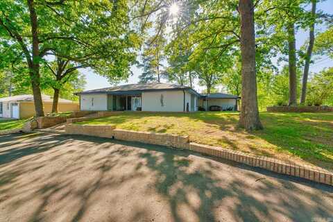 135 Roundwood Drive, Hot Springs, AR 71901