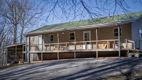000 Hinch Mountain Road, Crossville, TN 38555
