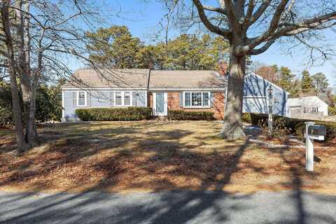 6 Greenland Circle, Yarmouth Port, MA 02675