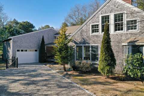 21 Smilin Jack Lane, East Falmouth, MA 02536