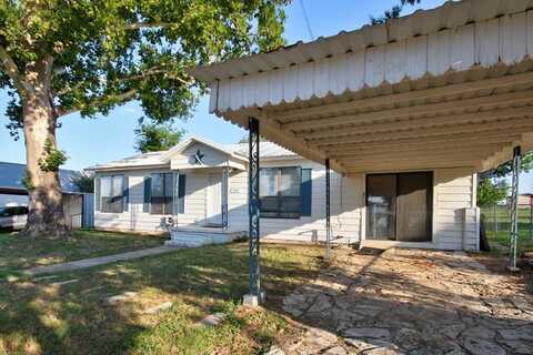504 Green St, Llano, TX 78643