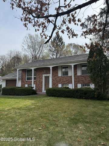 4 W Circular Court, Saratoga Springs, NY 12866