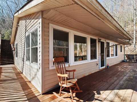 282 Friar Tuck Lane, Maggie Valley, NC 28751