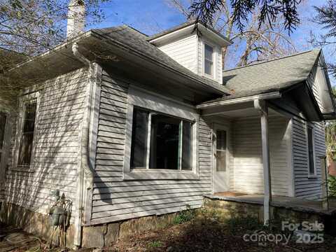 213 Spring Street, Hendersonville, NC 28739