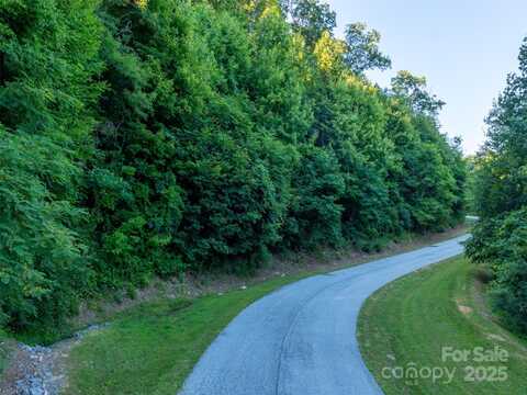 845 Grand Oaks Drive, Hendersonville, NC 28792