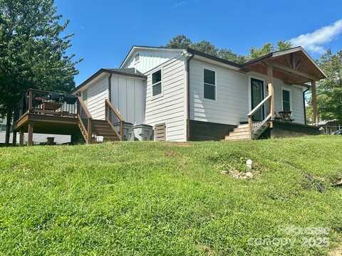 402 SPRUCE Street SW, Lenoir, NC 28645