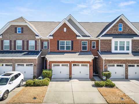 107 Dellbrook Street, Mooresville, NC 28117