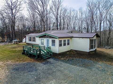 1092 Saunders Lane, Green Bay, VA 23942