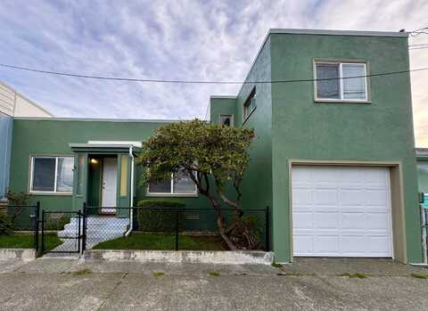 855 G, Crescent City, CA 95531