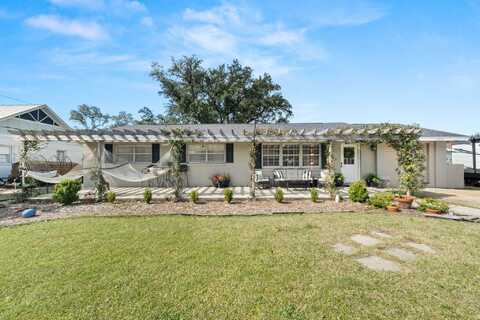 405 Navarre Street, Gulf Breeze, FL 32561