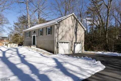 6 Doe Run, West Milford, NJ 07421