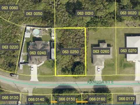 913 Kanuga Street E, Lehigh Acres, FL 33974