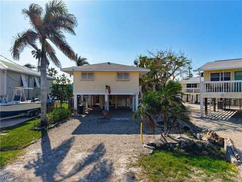 5550 Oak Ridge Avenue, Fort Myers Beach, FL 33931