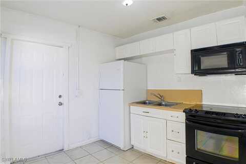 3042 douglas Avenue, Fort Myers, FL 33916