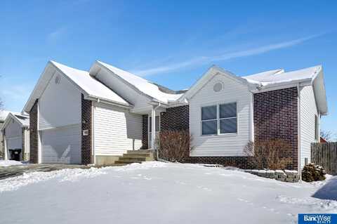 5032 NW 10th Street, Lincoln, NE 68521