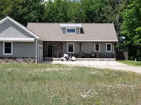 6827 E Hungerford Lake Drive, Big Rapids, MI 49307