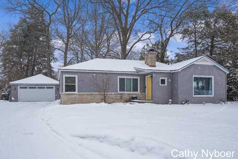 676 Cambridge Drive, Norton Shores, MI 49441