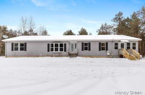 4070 Sidney Road, Sheridan, MI 48884