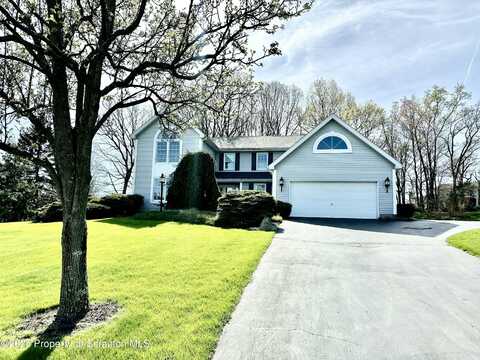 106 Oak Hill Drive, Archbald, PA 18403