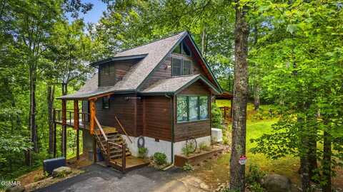 514 Deer Path Lane, Gatlinburg, TN 37738