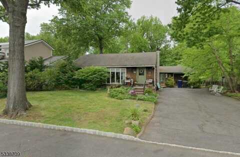 17 Blake Dr, Clark, NJ 07066