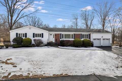 15 Pin Oak Rd, West Caldwell, NJ 07006