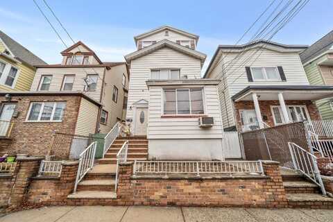 31 EAST 32ND ST, Bayonne, NJ 07002