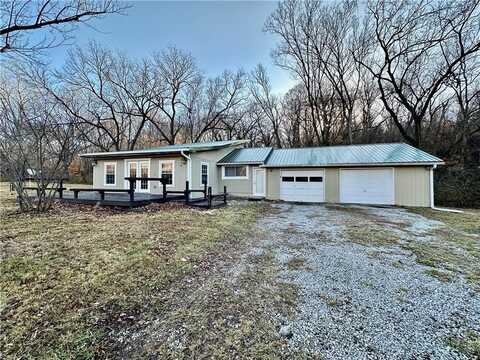 18555 NW Jones Myer Road, Kansas City, MO 64153