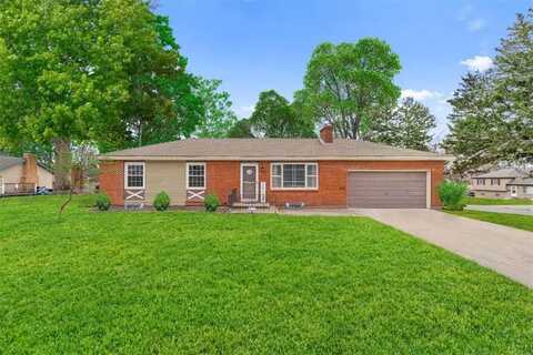 7900 Hedges Avenue, Raytown, MO 64138