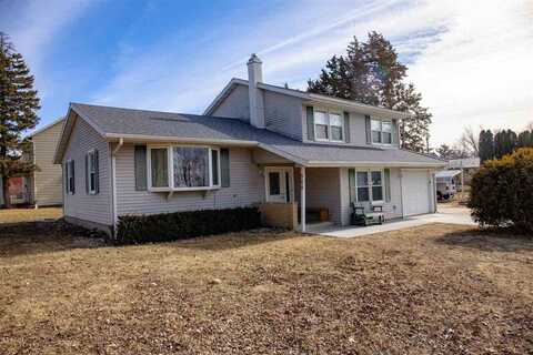 505 W 6th St, Tipton, IA 52772